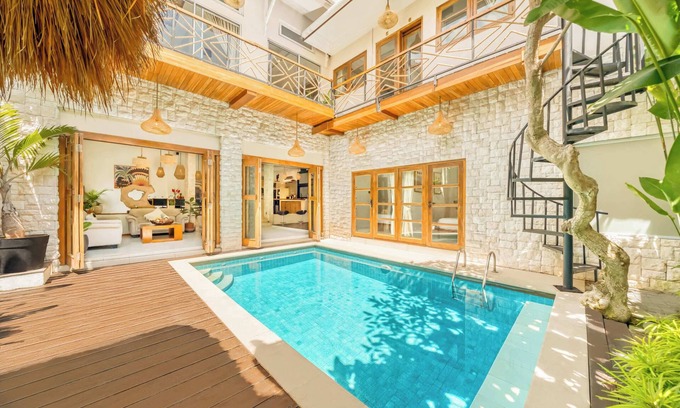 Berawa Villa | Villa Inka - 6BDR with private Pool & Garden