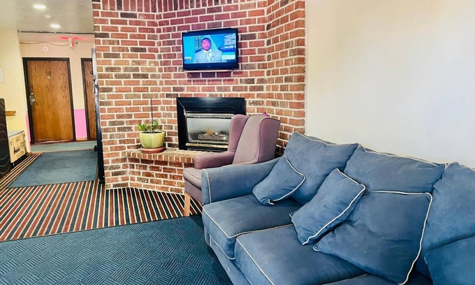 Fort Atkinson Hotel | Villa Inn Motel Near Hwy 12 WI Capital O