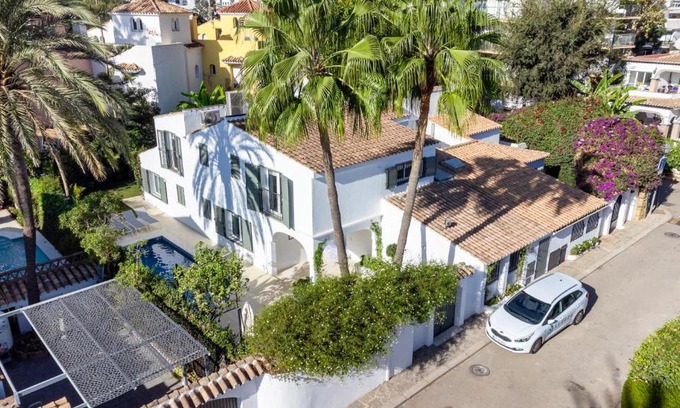 Golden Mile Villa | Villa Jasmin