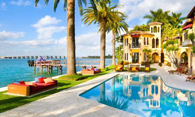 Bayshore Villa | Villa Jasmine- 4bd waterfront villa with pool in Miami Beach inlet