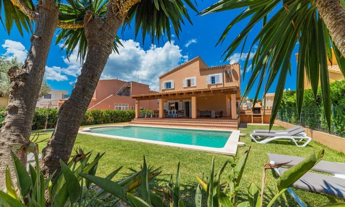 es Bacares Villa | Villa Joana Barcares for 10 with swimming pool