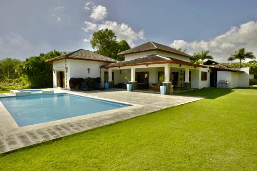 Guayacanes Villa | Villa JuanDolioGuavaberry Cozy 3BR-6Bds-14Pax-WiFi-BBQ-
