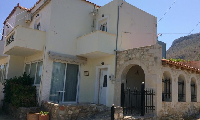 Kokkinon Khorion House | Villa Kunterbunt