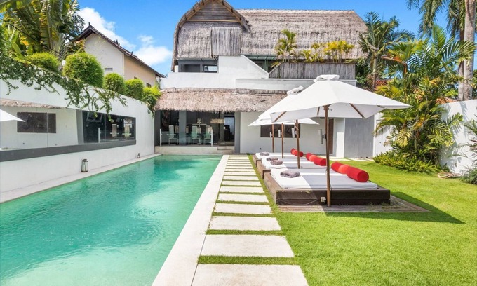 Seminyak Villa | Villa Kuta - Four Bedroom Villa, Sleeps 8