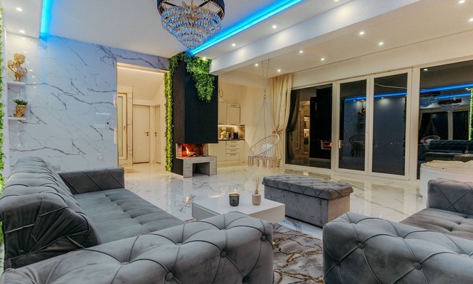 East Sarajevo Villa | Villa La Bocca with Jacuzzi Spa Pool - Luxury Villa with Jacuzzi