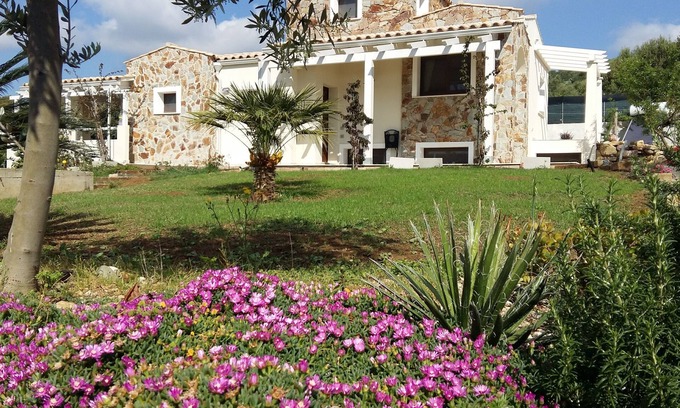 Castiadas Villa | Villa "La Quercia", sea, friends and relaxation.