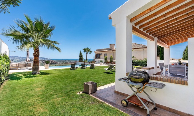 Salobrena Villa | Villa Las Arenas with private heated pool
