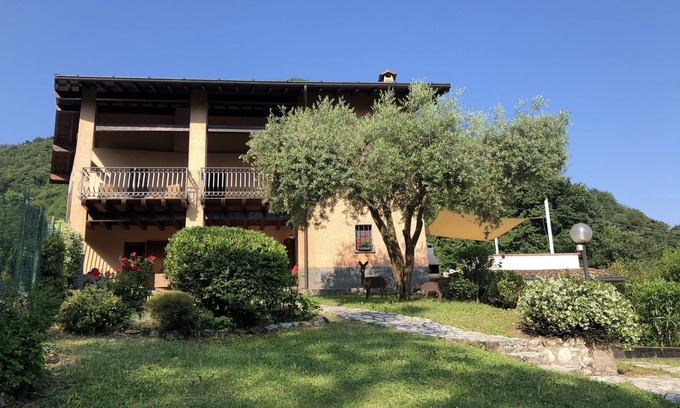 Paratico Villa | VILLA LE FONTANELLE pool, air conditioning, lake view, Smart tv, free wi-fi, BBQ