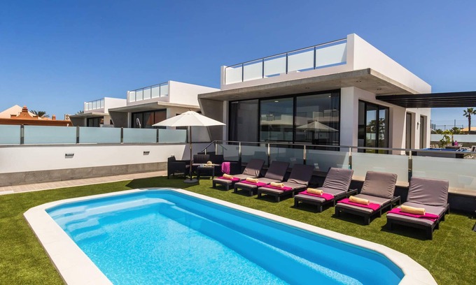 Corralejo Villa | Villa Lindo by Villa Plus