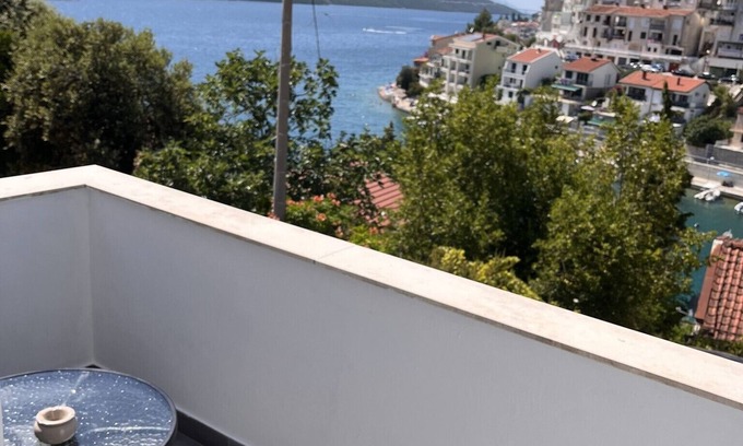 Neum Apartment | Villa Ljiljana - Two Bedroom Apartment with Terrace and Sea View A2