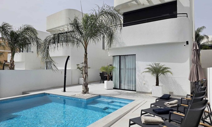 San Fulgencio Villa | Villa Luisa Alicante La Marina 3xbath 3x Bedroom Privatpool