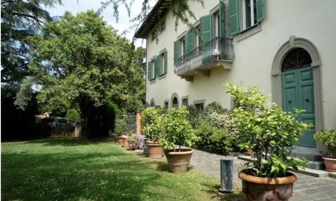 Vicopelago Villa | VILLA LUISA WITH BIG POOL AND AC