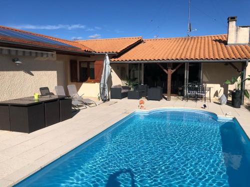 Audenge House | Villa lumineuse, logement et jardin et piscine privatifs, TV connectée