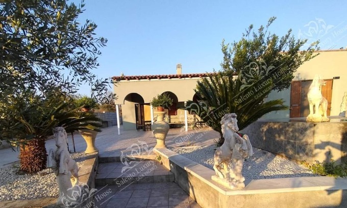 Parabita Villa | Villa "Luxury 21" with Private Pool, Private Garden & Wi-Fi