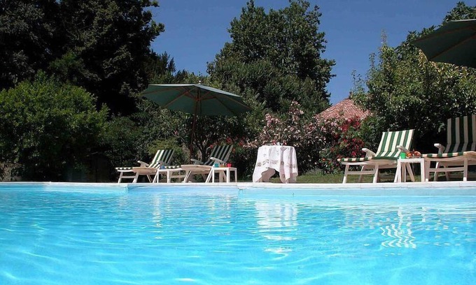 Sermide Villa | Villa Maestosa: An elegant and welcoming two-story historical villa built in the 19th century, surrounded by a wonderful age-old garden, with Free WI-FI.