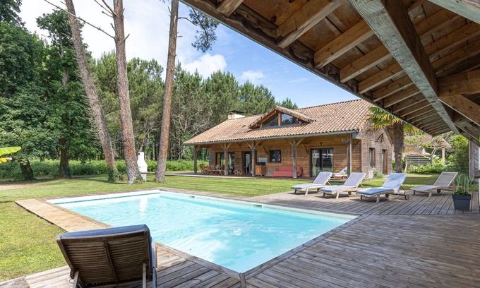 Moliets-et-Maa Villa | Villa "Maison Traditionnelle en Bois" with Private Pool & Wi-Fi