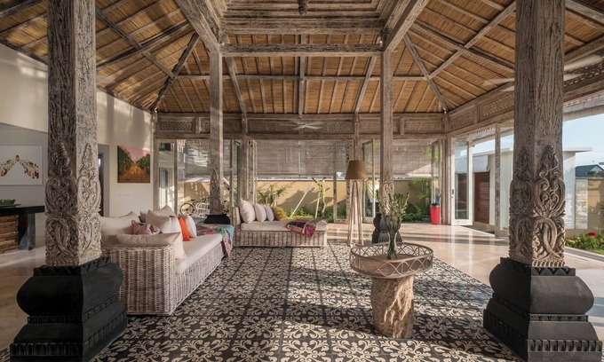 Berawa Villa | Villa Manggala | Tropical 3BR Private Pool Villa near Berawa Beach