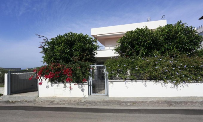 Santa Caterina House | Villa Mari & Robi by BarbarHouse