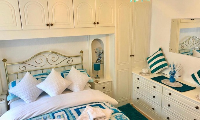 Scarborough House | Villa Marina