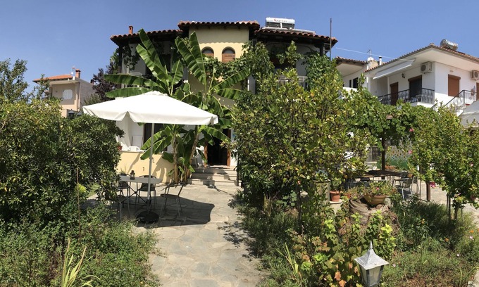 Afytos House | Villa Maro 1 Afytos -200 meters from the center of the traditional village