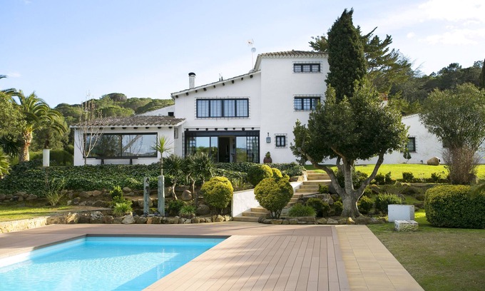 El Mas Trempat Villa | Villa 'Masia Roca Rodona' with Mountain View, Wi-Fi and Air Conditioning