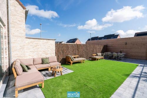 Middelkerke House | Villa Mater Maris - with large garden and garage
