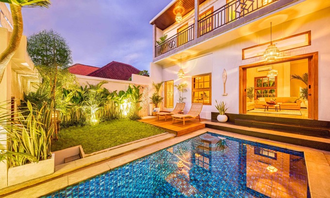 Berawa Villa | Villa Maya - 4BDR with private Pool & Garden