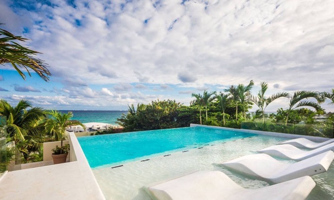 Playa Paraiso Ski Chalet | Villa Maya