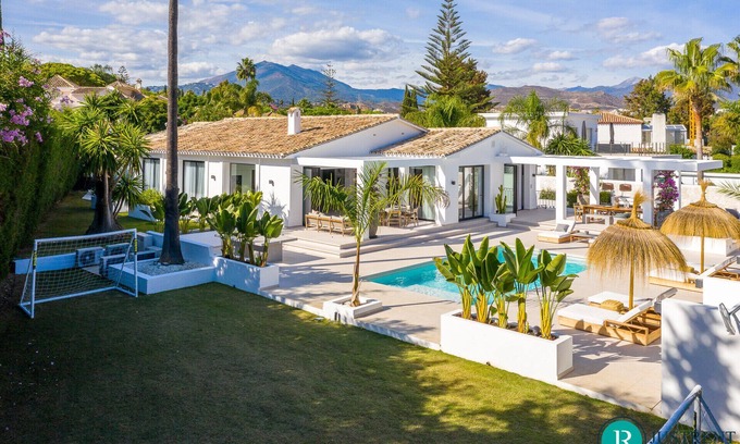 Marbella Villa | Villa Mia - Fabulous 5-bed Family Villa in Aloha!