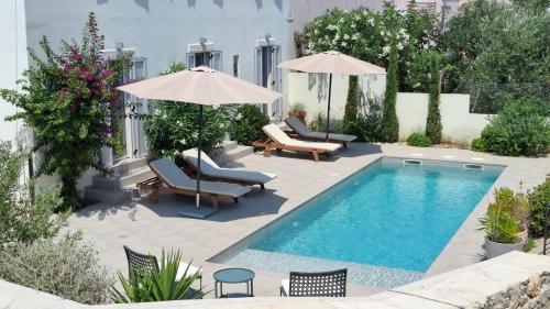 Bozava Villa | Villa Mira with a heated pool and a sea view