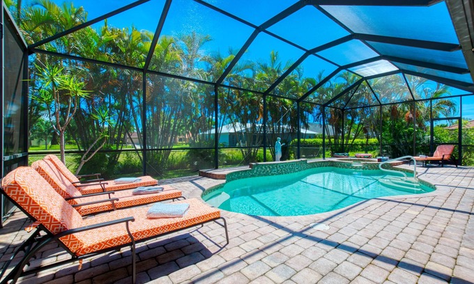 Pelican Villa | VILLA MIRACLE – HEATED POOL & SPA | BOAT RENTAL + TOURS VOUCHER INCL.