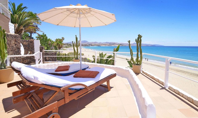 Bahia Calma House | Villa Mirador 1, on the beachfront