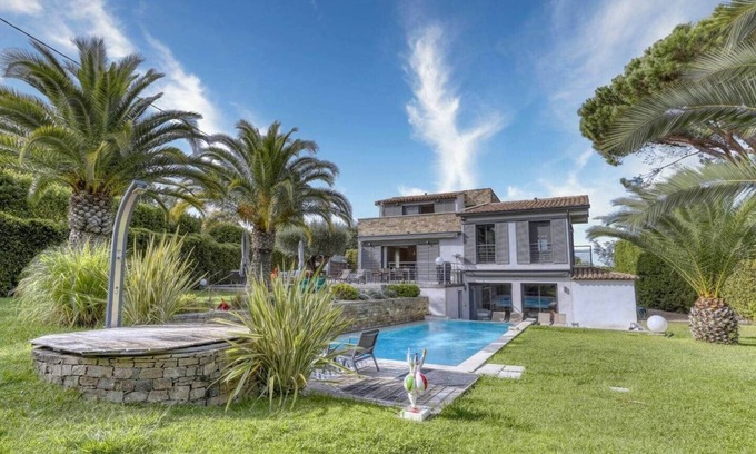 Cote d'Azur- French Riviera Villa | Villa Moderne à 5 minutes de la place des lices