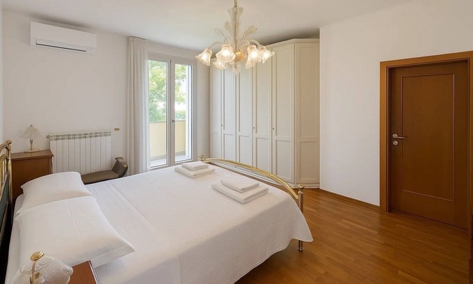 Mosciano Sant'Angelo Bed & Breakfast | Villa Monaco: Double Room in Villa with Pool, Hot Tub