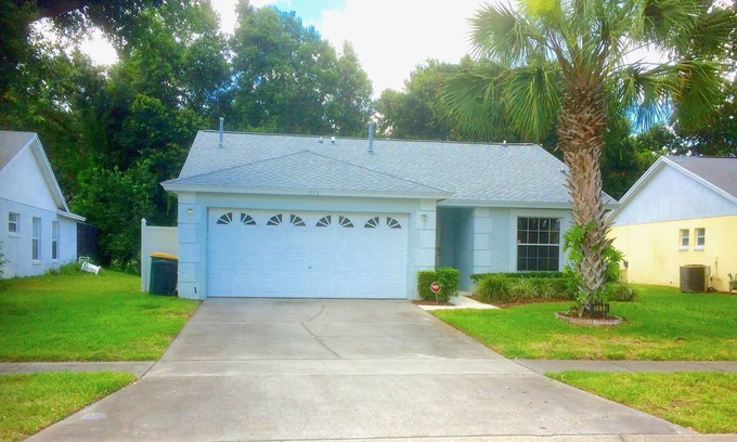 West Kissimmee Villa | Villa Near Disney Overlooking Golf Course,Pool,Free International Phone Calls