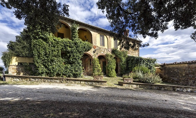 Trequanda Villa | Villa near Siena and Montalcino with private pool and garden