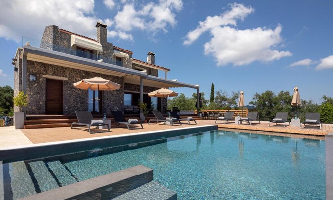 Corfu Town Villa | Villa Nera