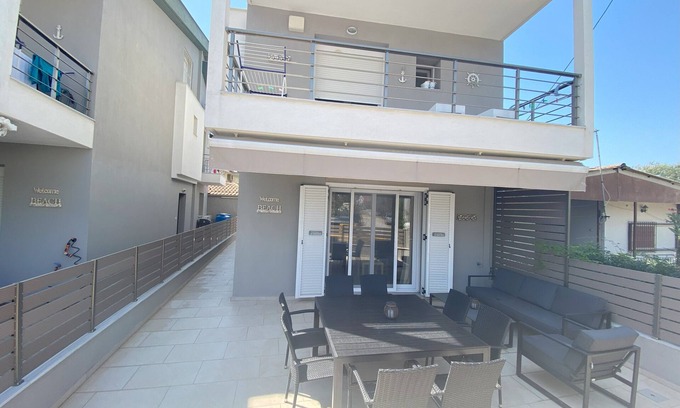 Nikita Villa | Villa Nikoleti - three bedroom house few minutes from the beach