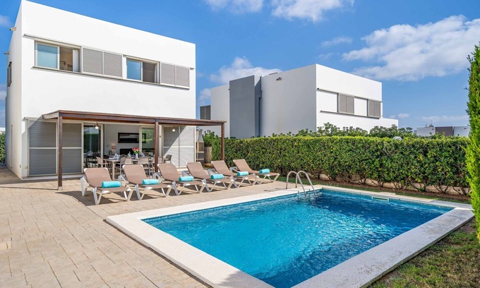 Cala'n Bosch Villa | Villa Oleander - Four Bedroom Villa, Sleeps 8