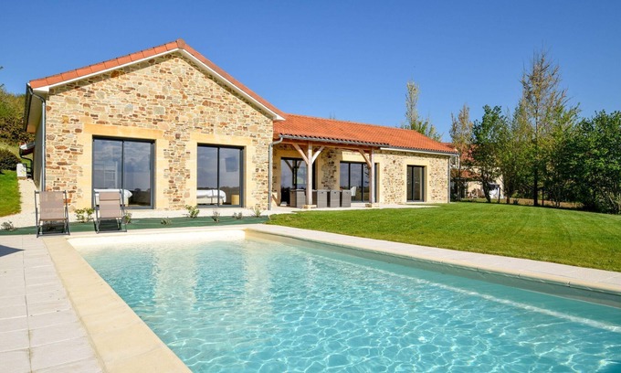 Saint-Medard-d'Excideuil House | Villa on Historic Dordogne