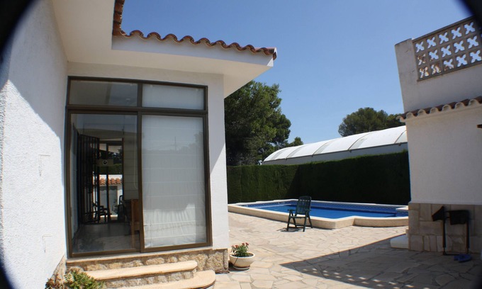 Miami Platja Ski Chalet | VILLA ON ONE FLOOR, IN MIAMI-PLATJA CENTER "WIFI" WITH PRIVATE POOL