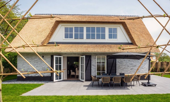 De Koog House | Villa on Texel near Beach and Forest