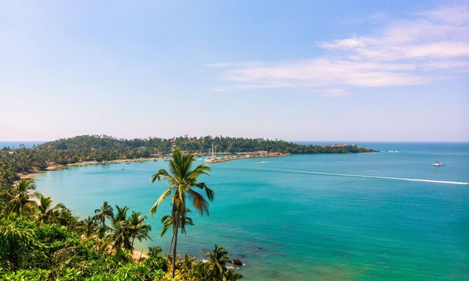 Weligama Villa | Villa on the Cliff With Golden Sunset Overlooking the Bay