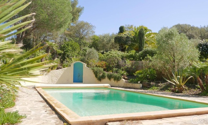 Giens Villa | Villa on the peninsula of Giens with pool and quiet Mediterranean garden