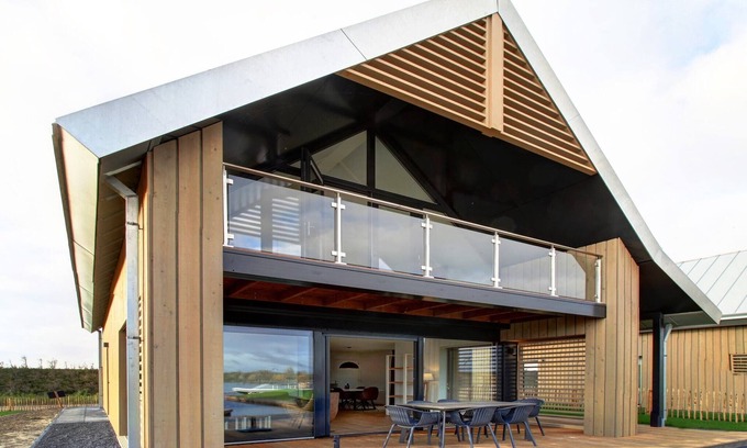Tholen House | Villa on Waterfront with Stunning Design