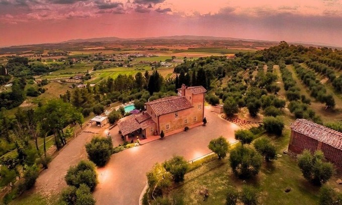 Forcoli Villa | Villa Pellico amazing tuscan villa with p/pool and gym