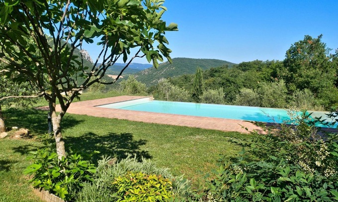 San Giovanni del Pantano Villa | Villa Piantoni, on the Antognolla Golf Estate