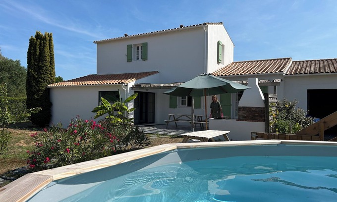 Sainte-Marie-de-Re Villa | Villa+piscine privée 4 étoiles à l'ILE DE RE, village La Noue, sleeps 10 wifi