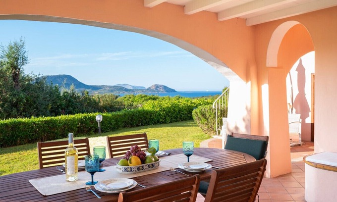 Porto San Paolo Villa | Villa Pogelia – sea view, pool, family-friendly stay