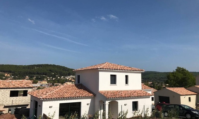 Carnoules Villa | Villa Provençale à 30 Minutes de la mer